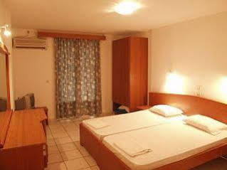 Alexander The Great Hotel Laganas Bagian luar foto